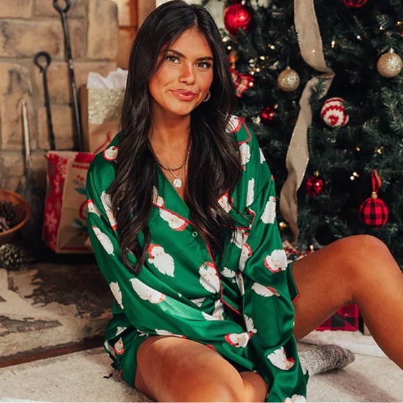 *24 HOUR SALE* Santa Baby Santa Claus Printed Pijama Top - Picture 3 of 4